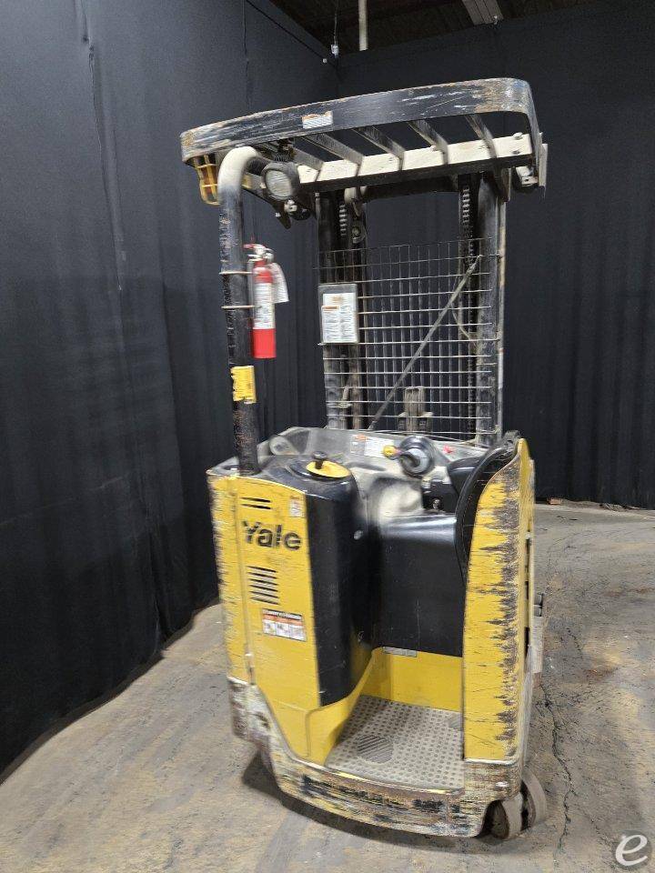 2017 Yale NR045EB