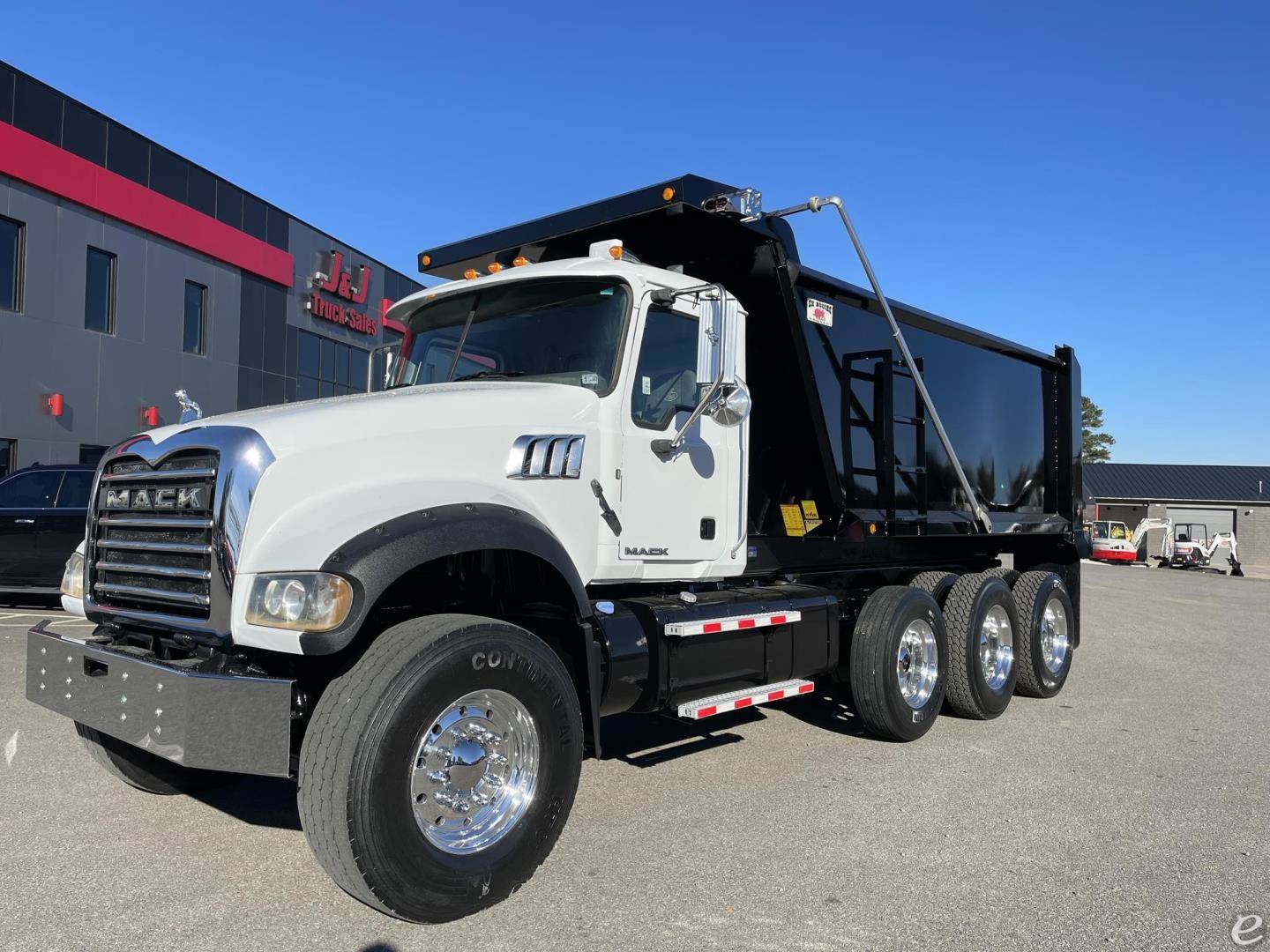 2017 Mack GRANITE GU713