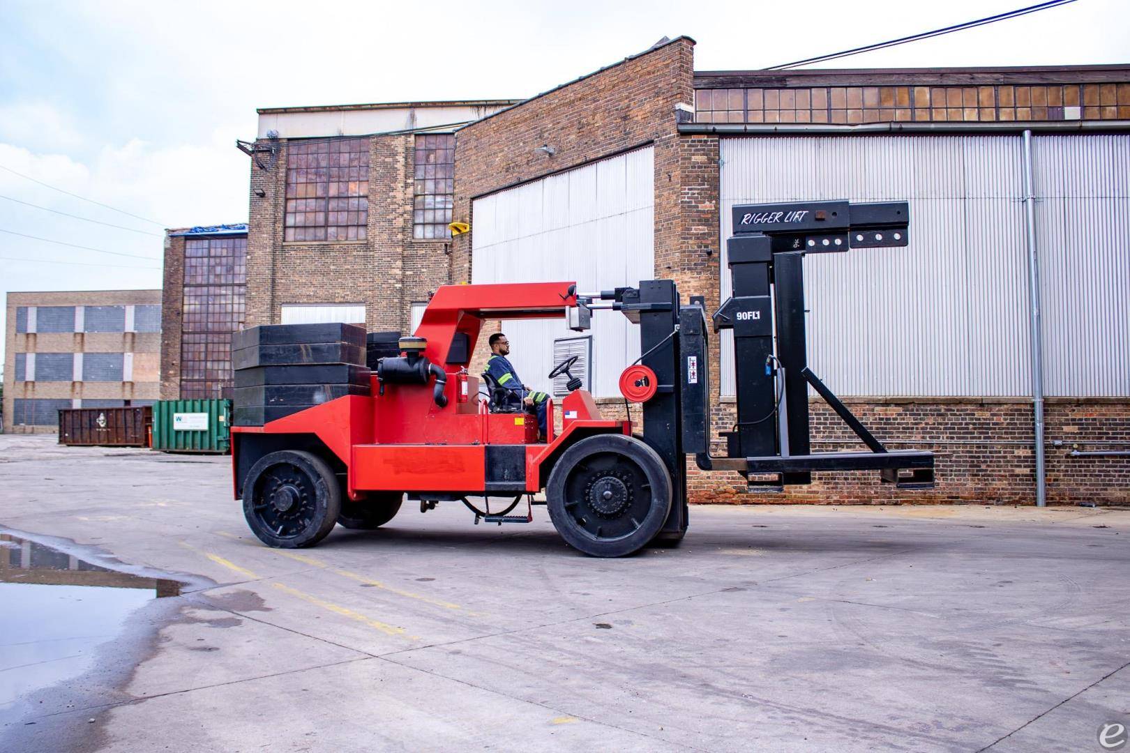 2009 Rigger Lift R90
