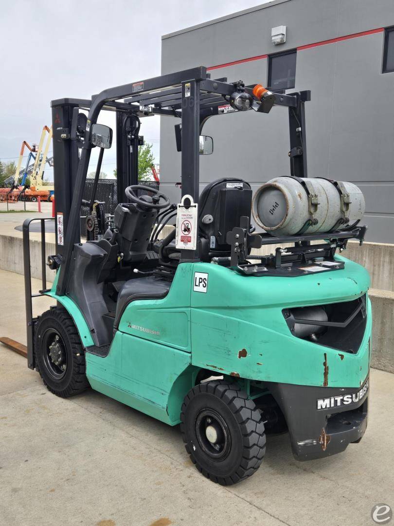 2020 Mitsubishi FG25N