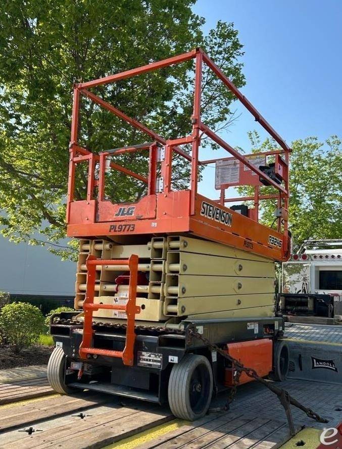 2021 JLG R3246