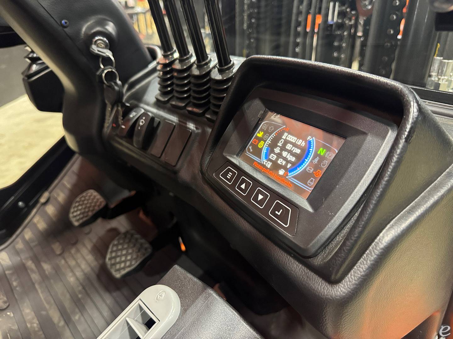 2026 Viper Lift Trucks FY25F