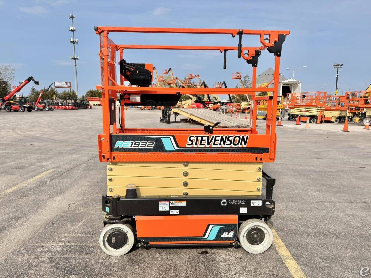 2025 JLG AE1932