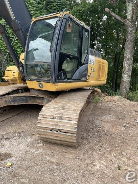 2015 John Deere 210G LC