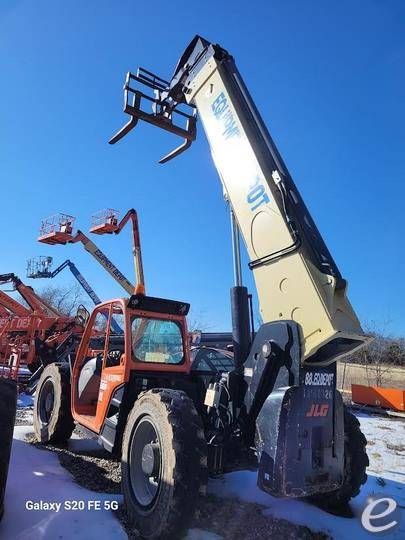 2018 JLG 1055