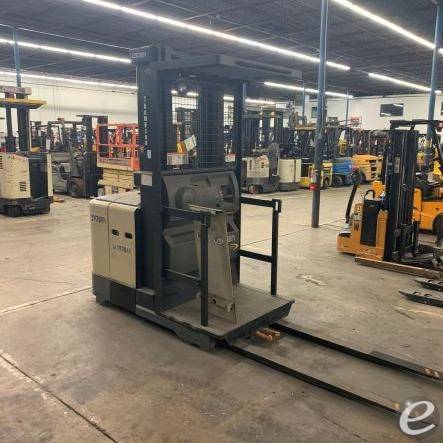 2007 Crown SP3040-30 Diesel Order Picker - 123Forklift