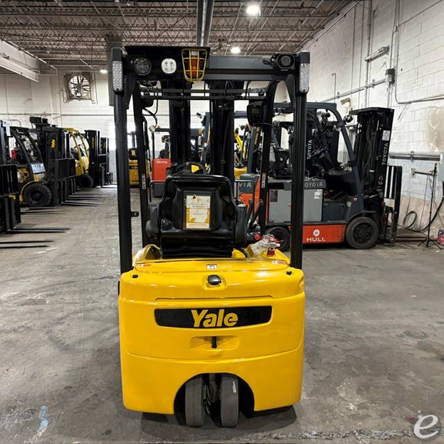2022 Yale ERP040VT
