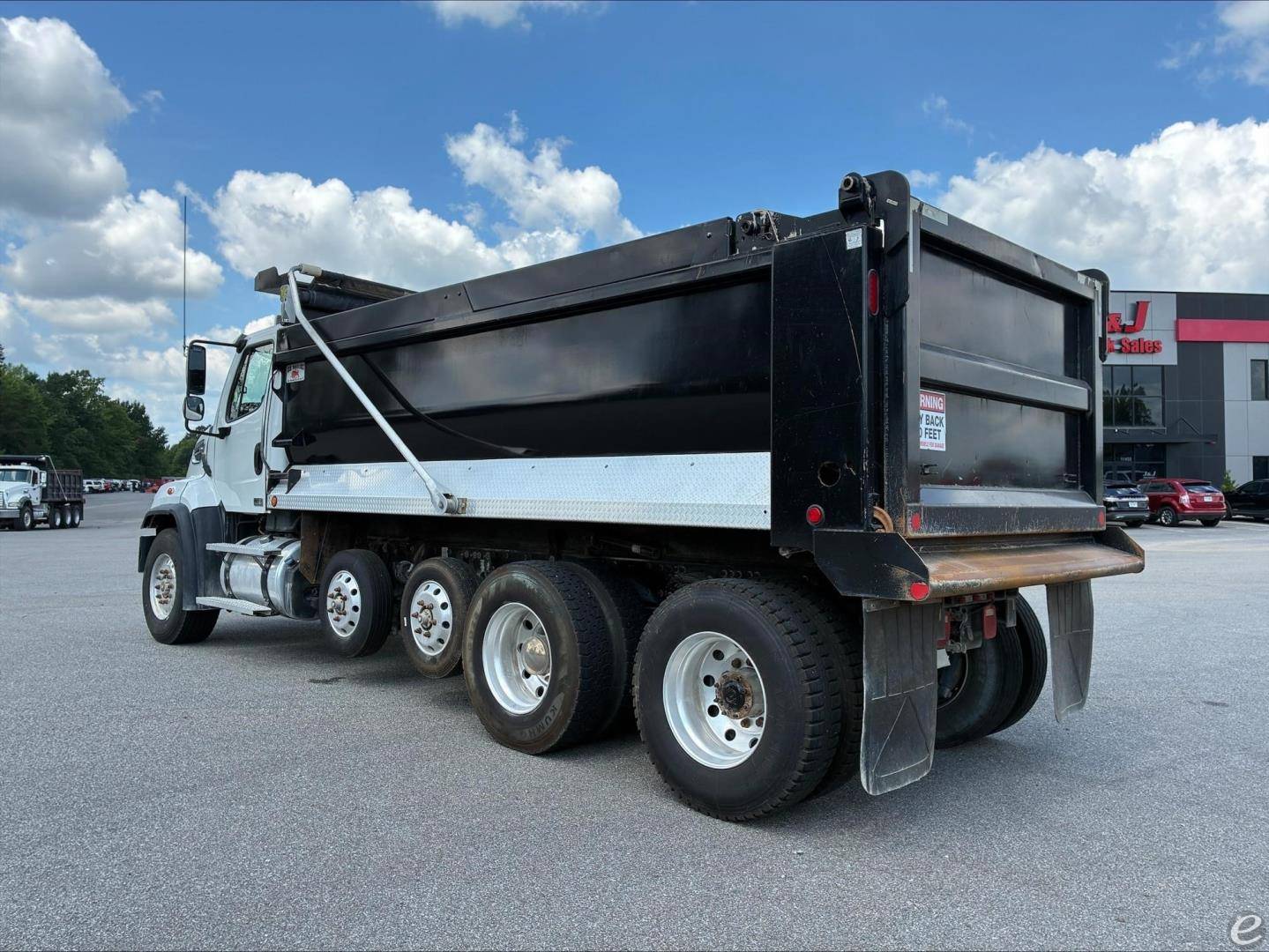 2023 Freightliner 108SD