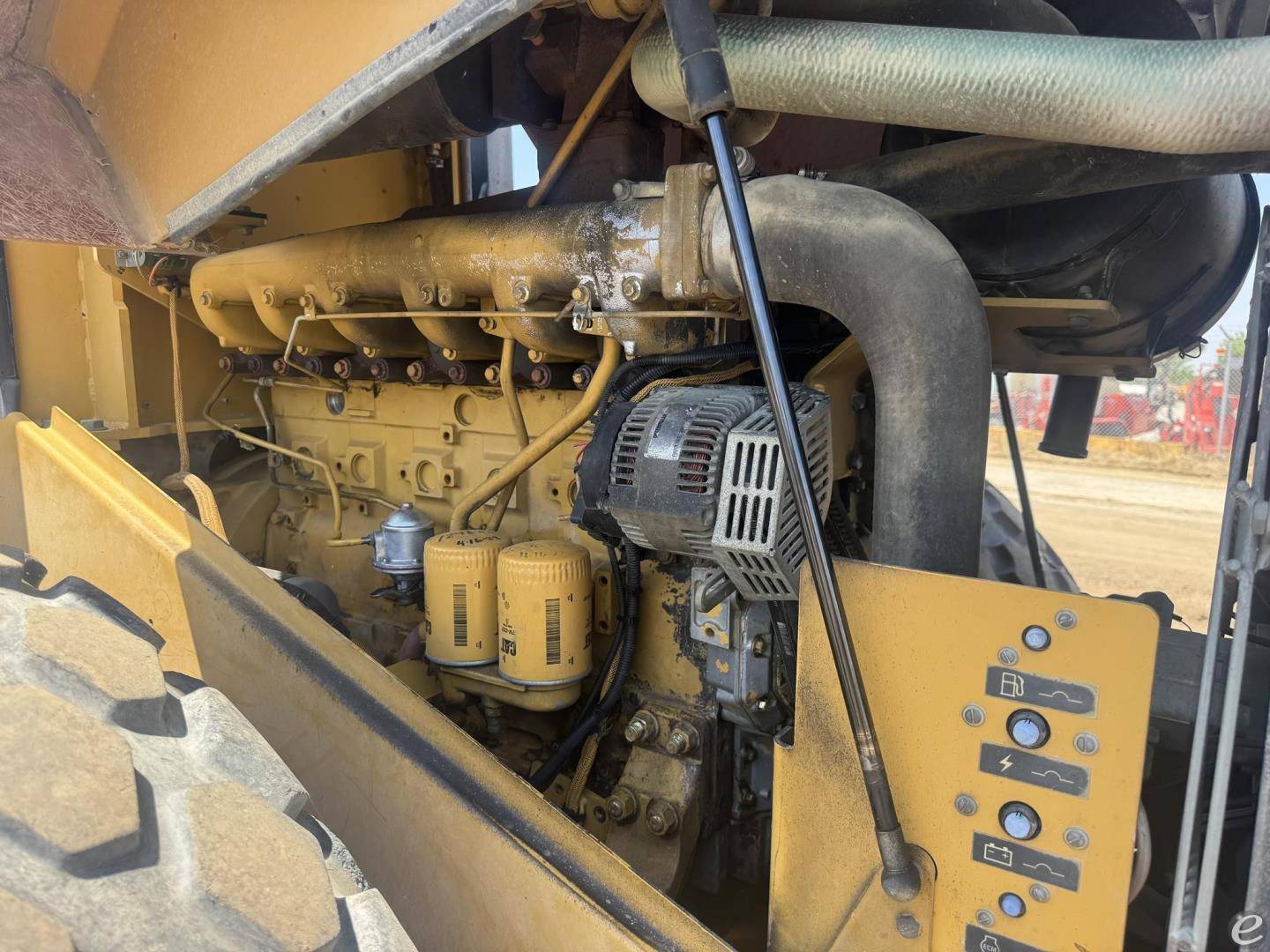 2006 Cat CS-563E