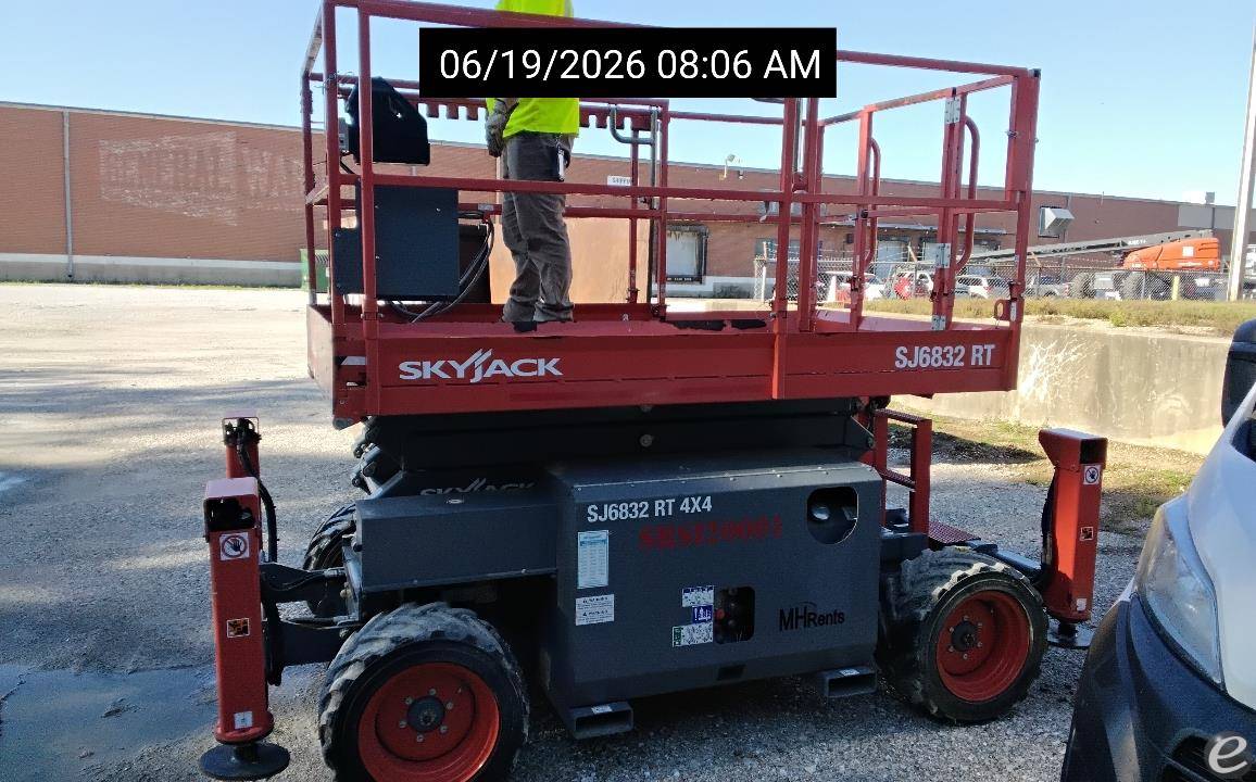 2020 Skyjack SJ-6832RT
