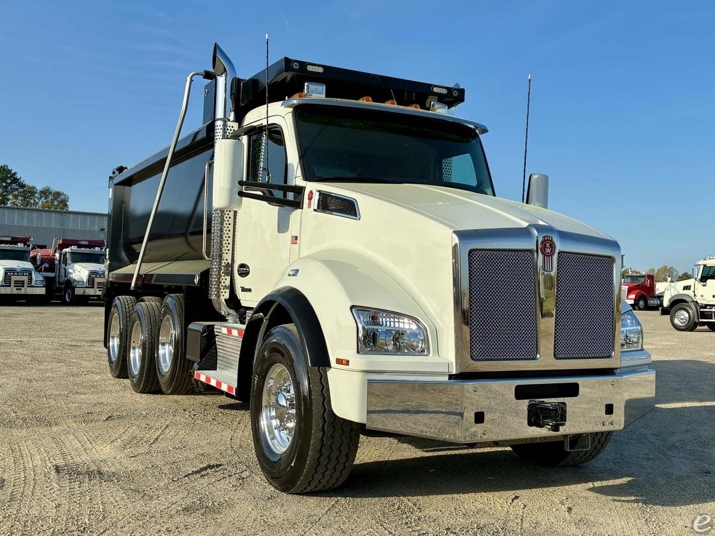 2025 Kenworth T880