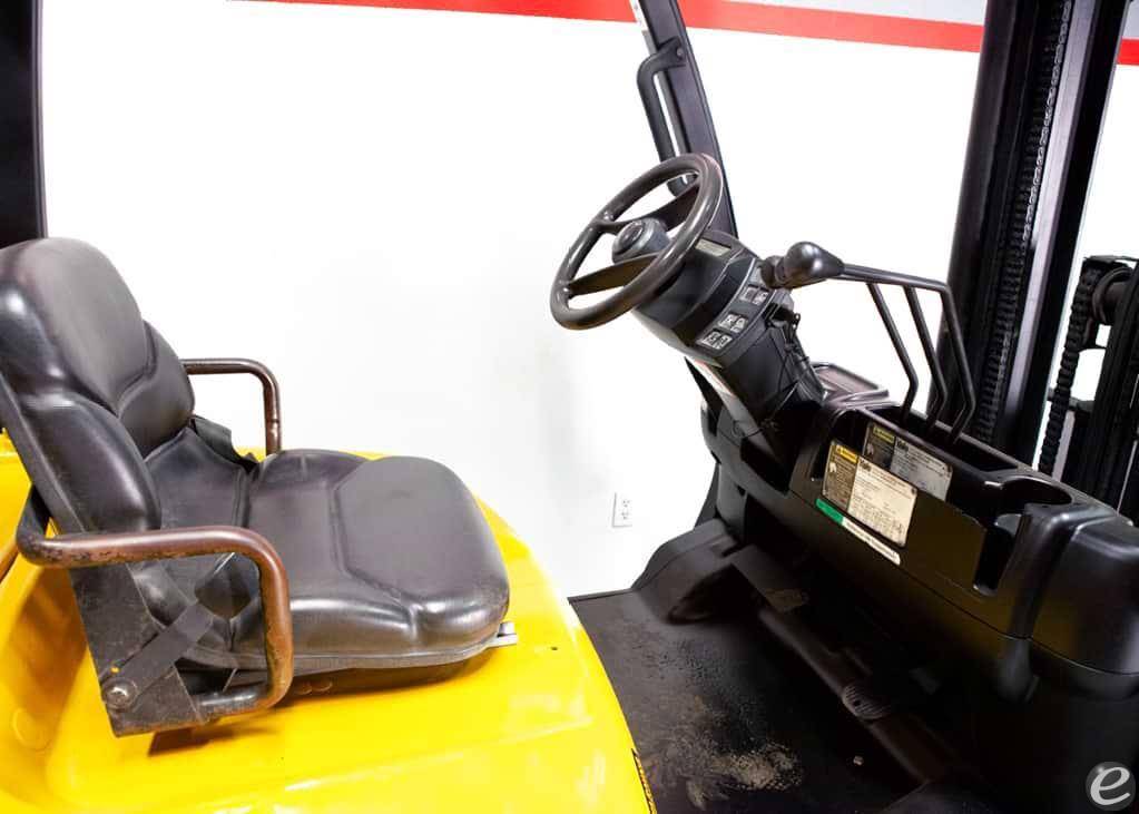 2016 Yale GP050LX