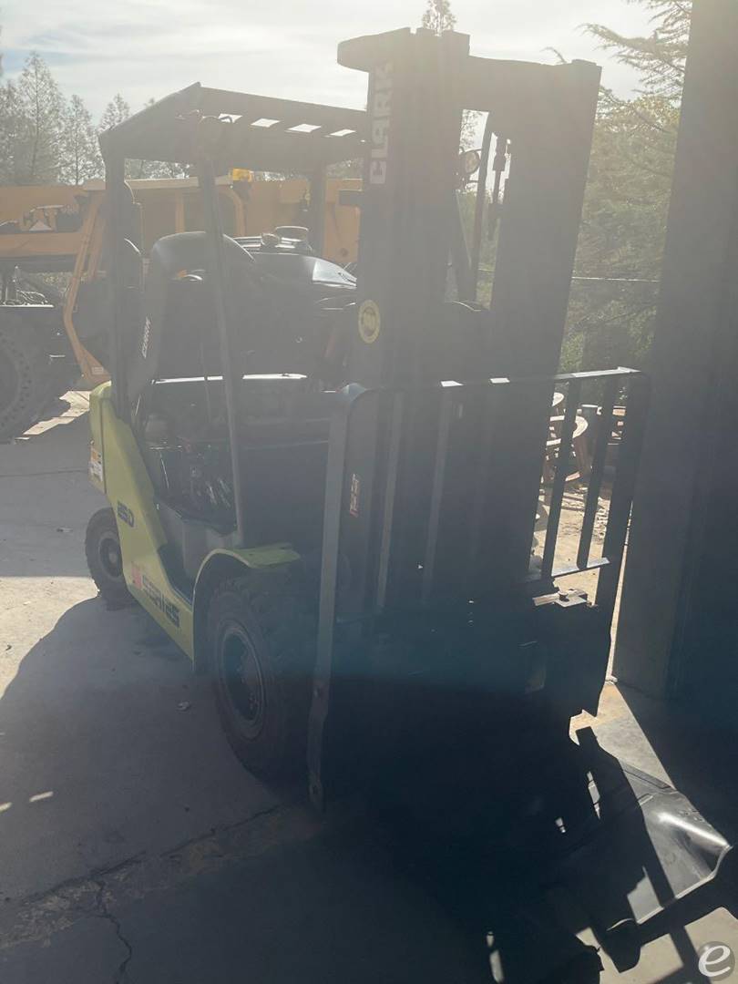2019 Clark S25D