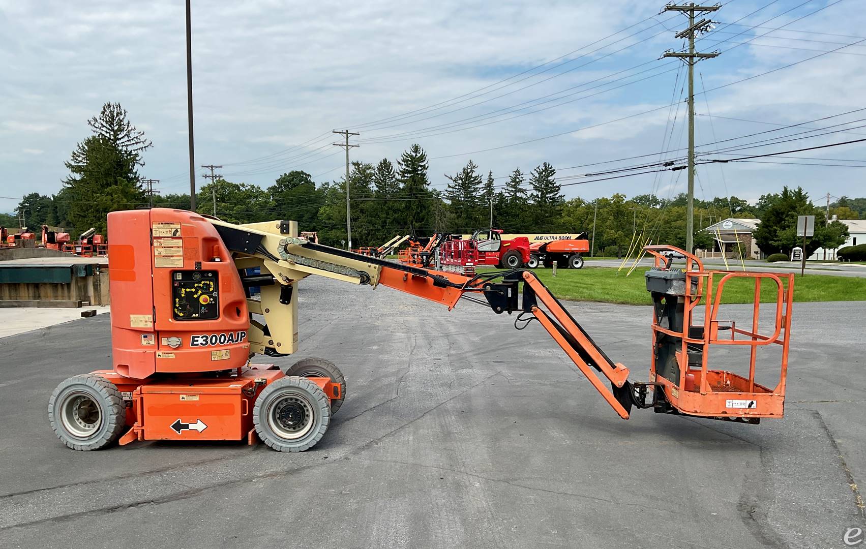 2013 JLG E300AJP