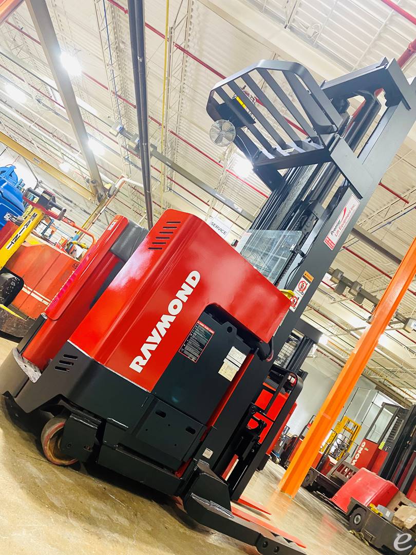  Raymond EASIR40TT Electric Reach Truck - 123Forklift