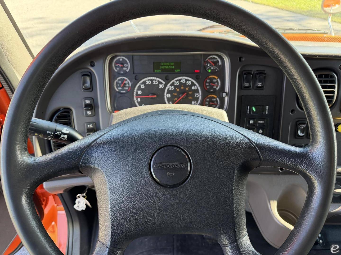 2017 Freightliner BUSINESS CLASS M2 106