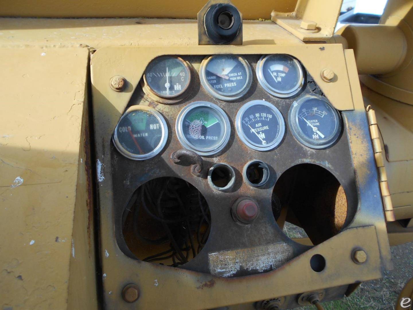 412