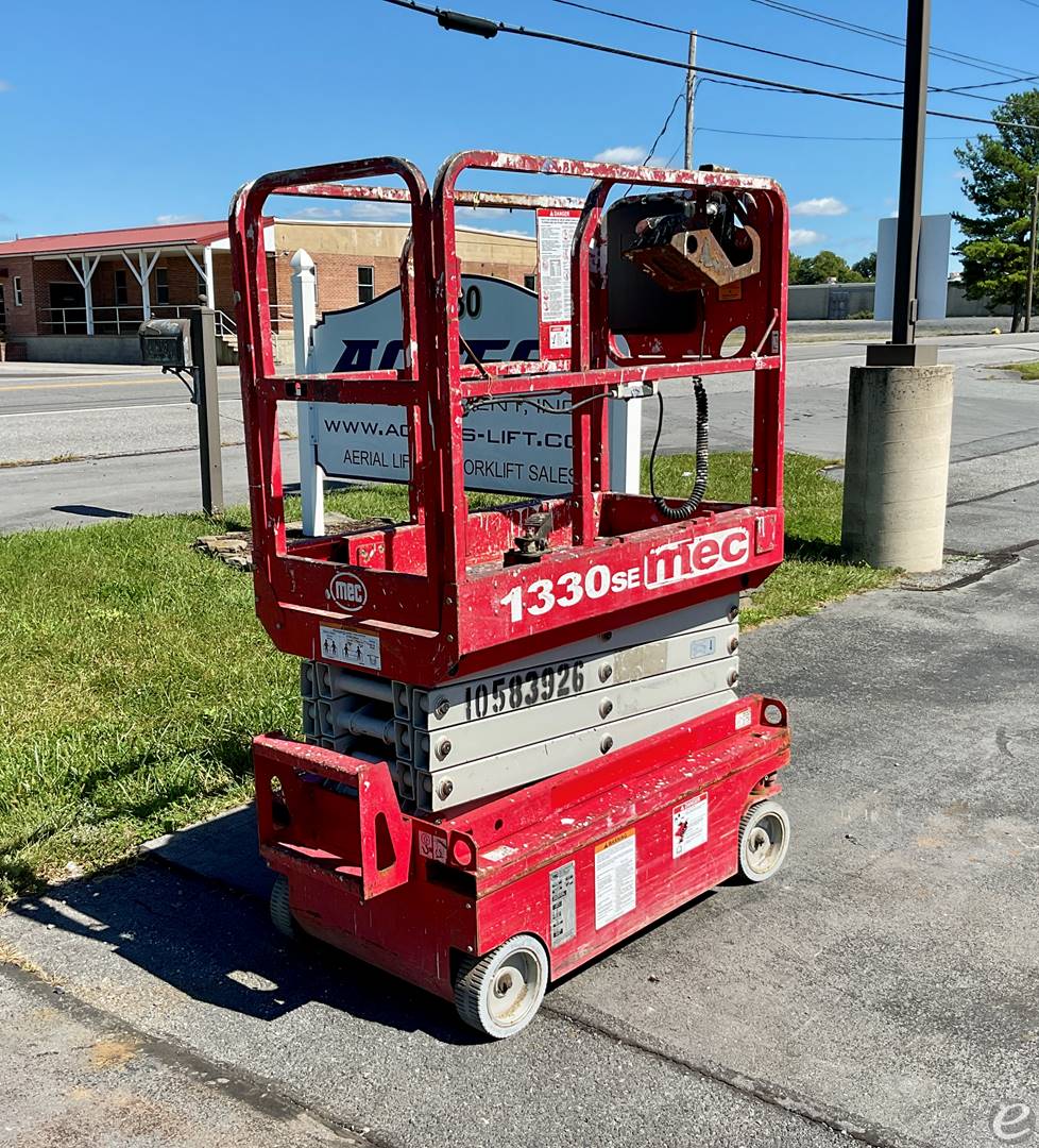 2017 JLG 1330SE