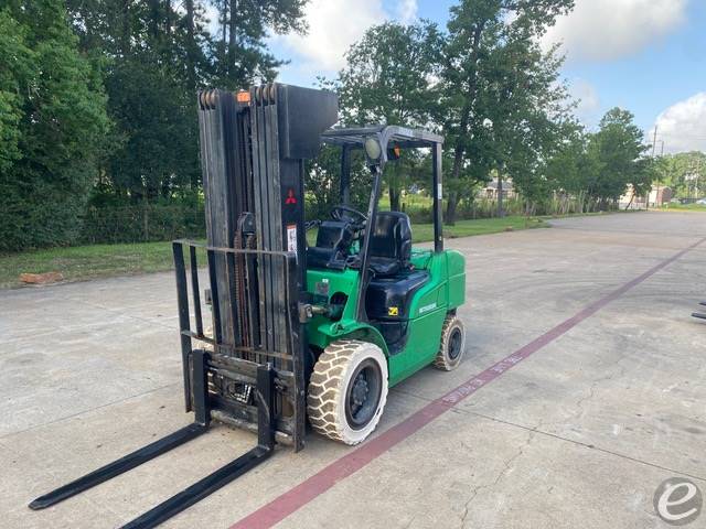 2014 Mitsubishi FG30N