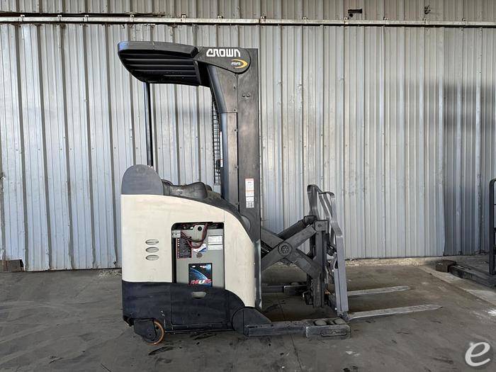 2014 Crown RR5725-45 Electric Forklift - 123Forklift