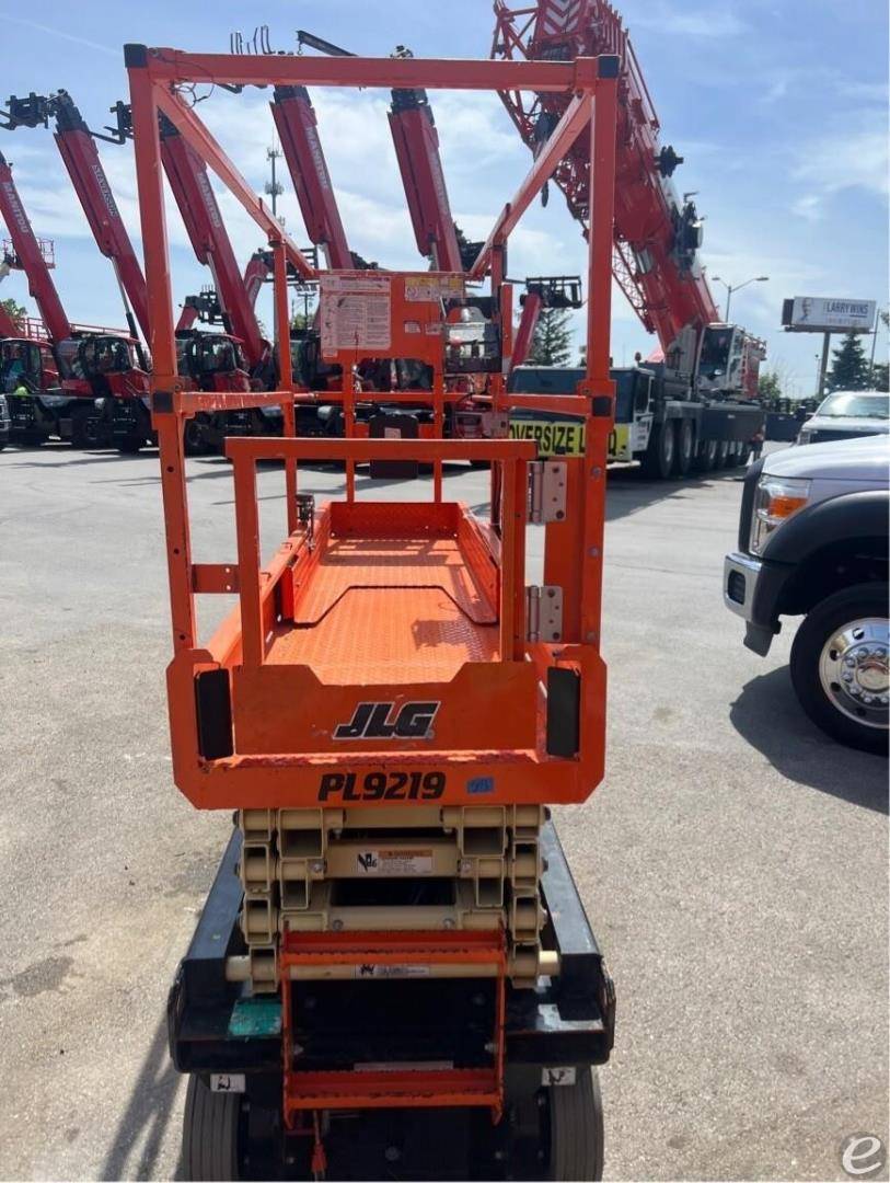 2021 JLG R1932i