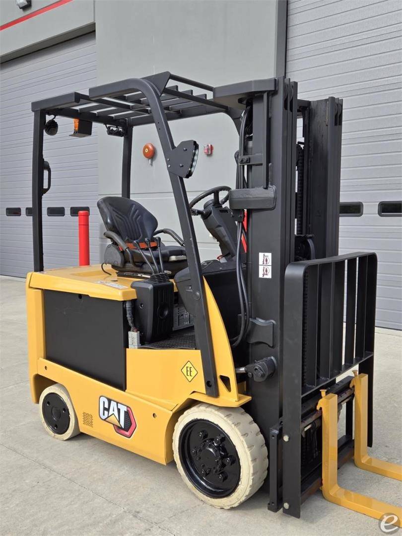 2019 CatEC25N Electric 4 Wheel Forklift - 123Forklift
