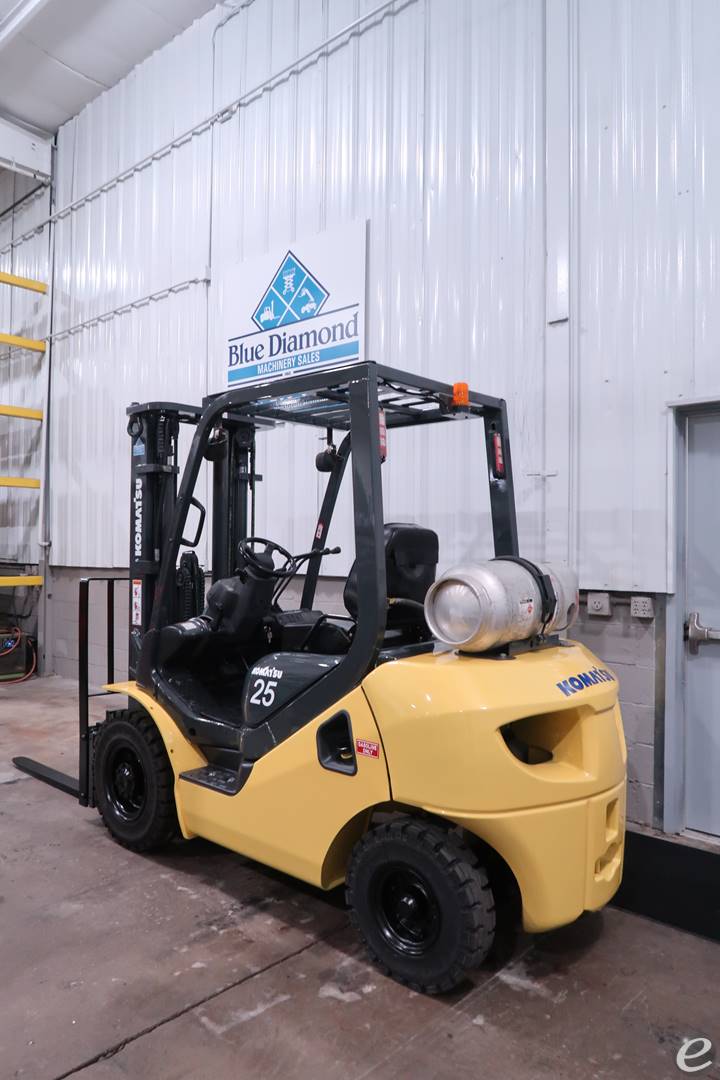 2014 Komatsu FG25T-16 Dual Fuel Forklift - 123Forklift