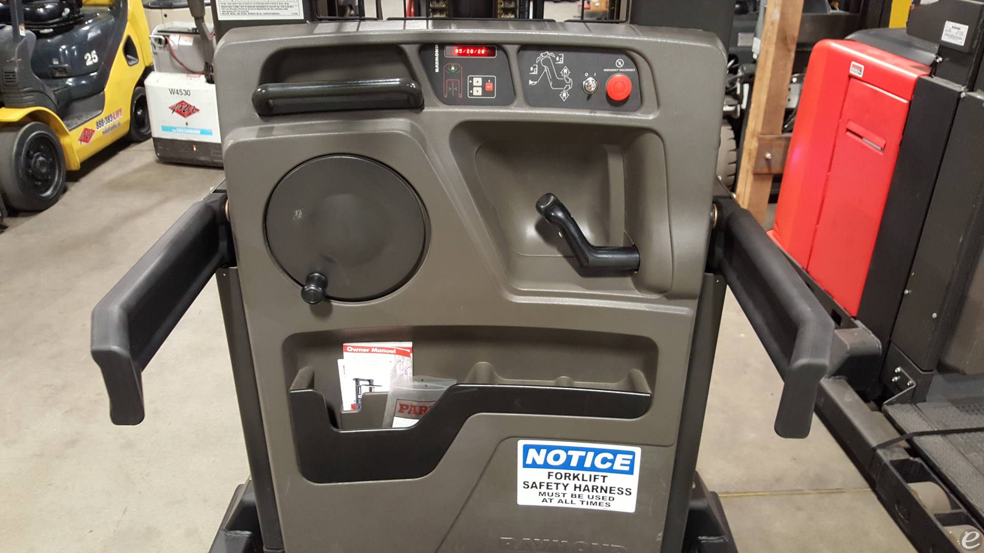 2015 Raymond 560-OPC30TT Electric Order Picker - 123Forklift