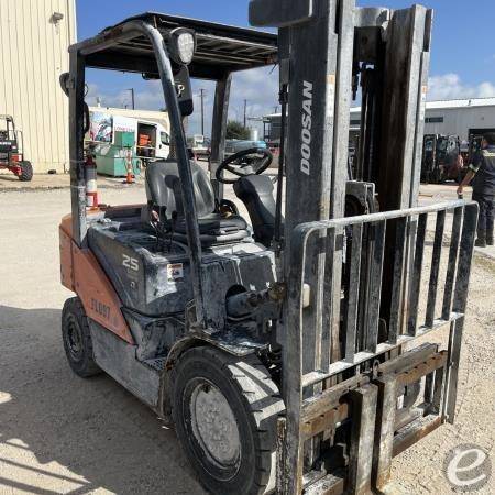 2019 Doosan D25S-7