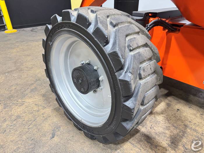 2013 JLG 600AJ