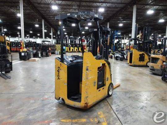 2017 Yale ESC030 Electric Forklift - 123Forklift