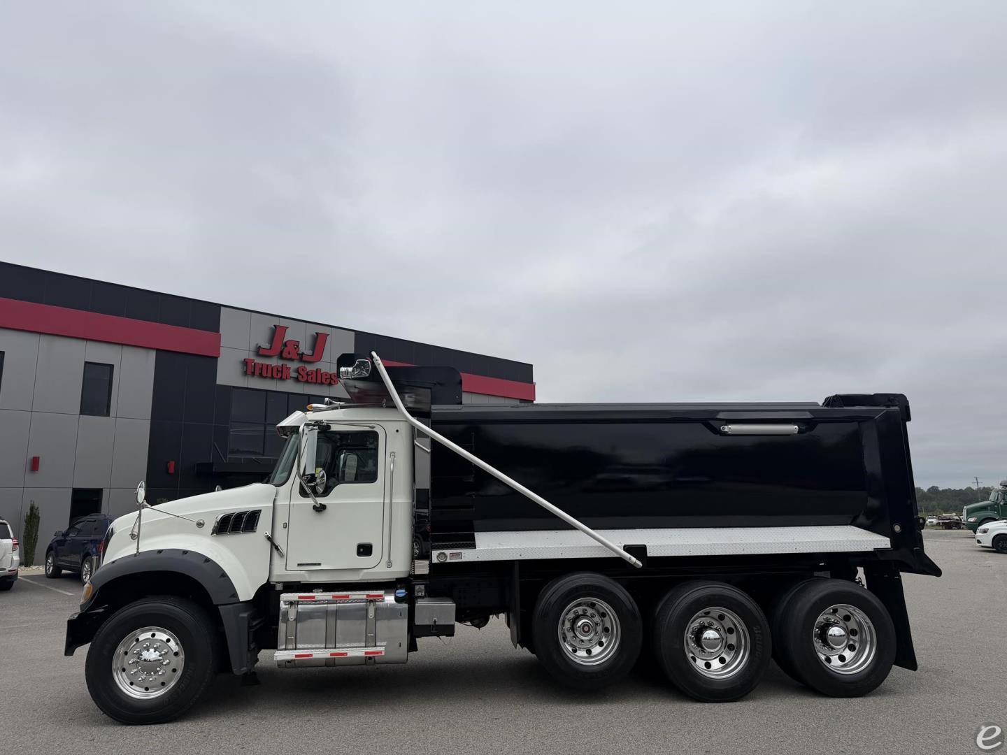 2020 Mack GRANITE 64FR