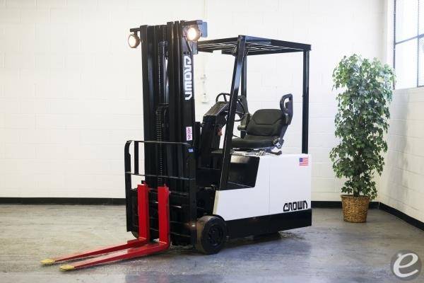 1995 Crown 30SCTT-S Electric Forklift - 123Forklift