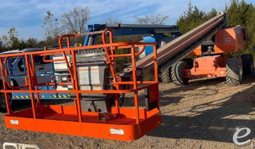 2015 JLG 800S