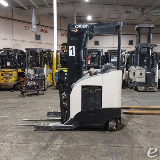2018 Crown RR5725-45