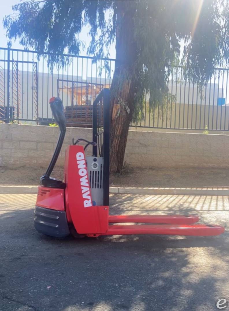 2015 Raymond 102T-F45L Electric Forklift - 123Forklift