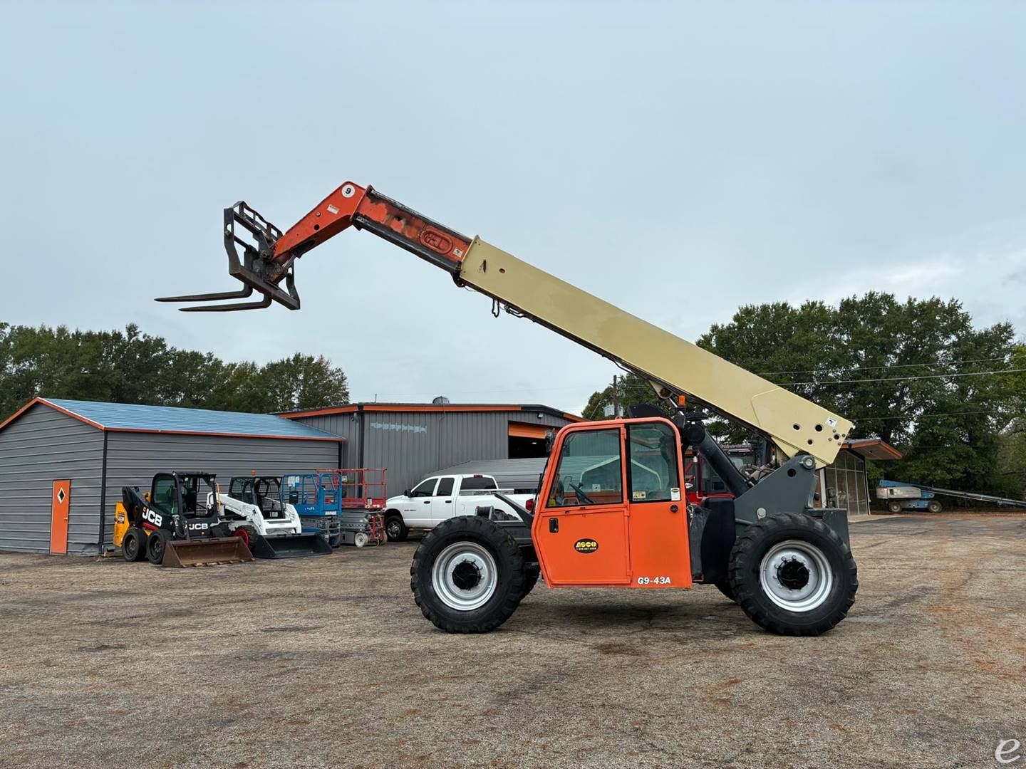 2011 JLG G9-43A