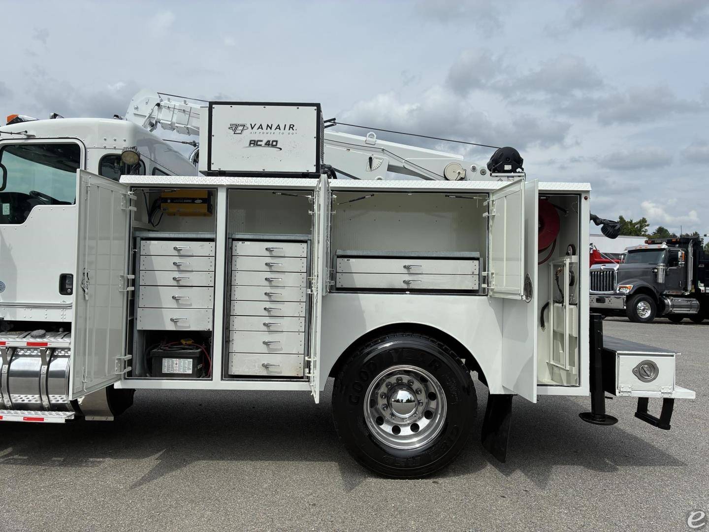 2017 Kenworth T370