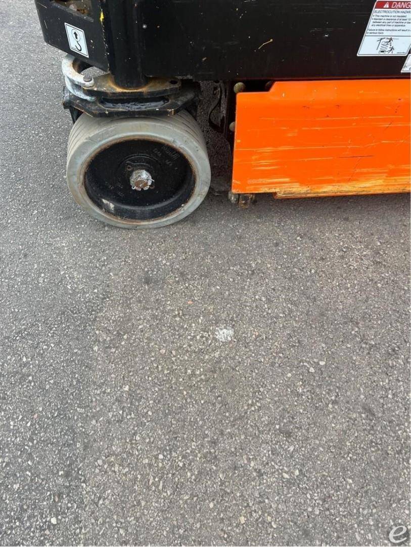 2021 JLG R1932i