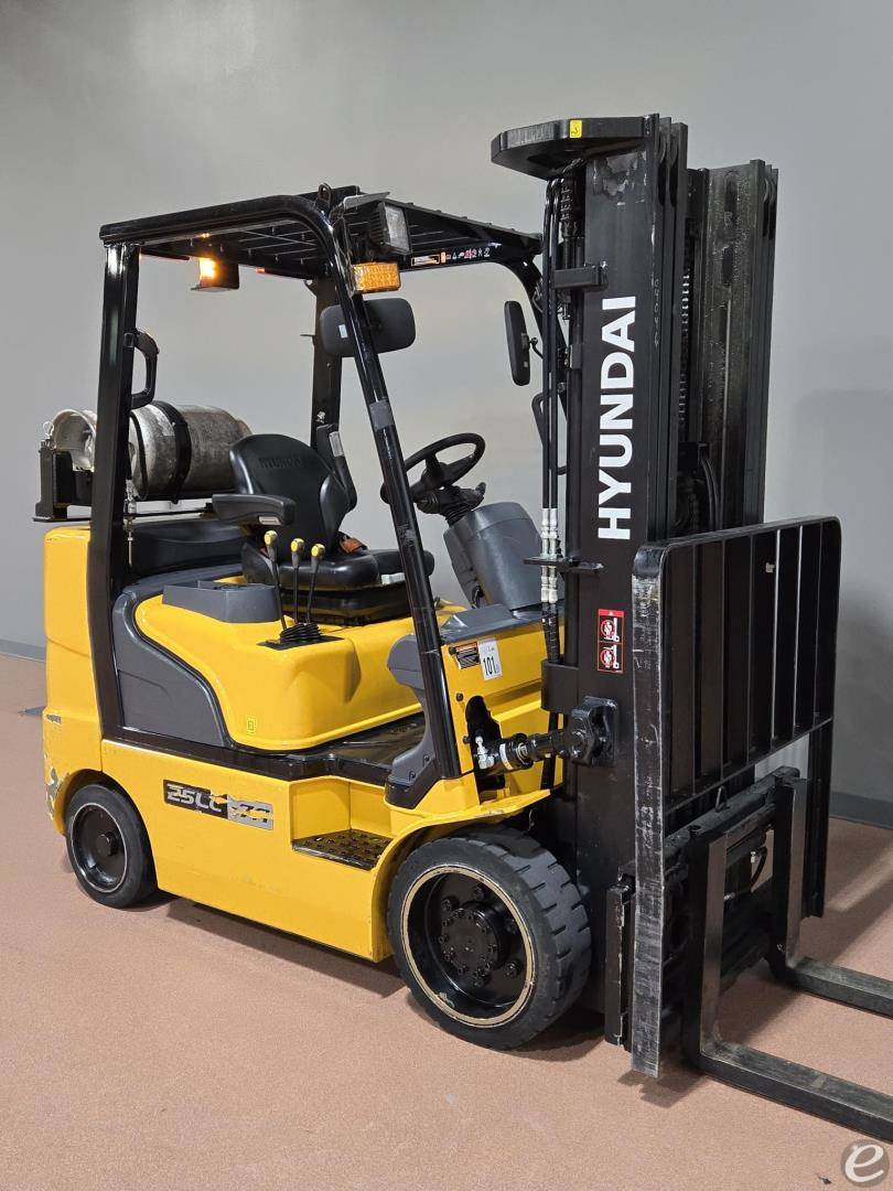 2023 Hyundai 25LC-7A