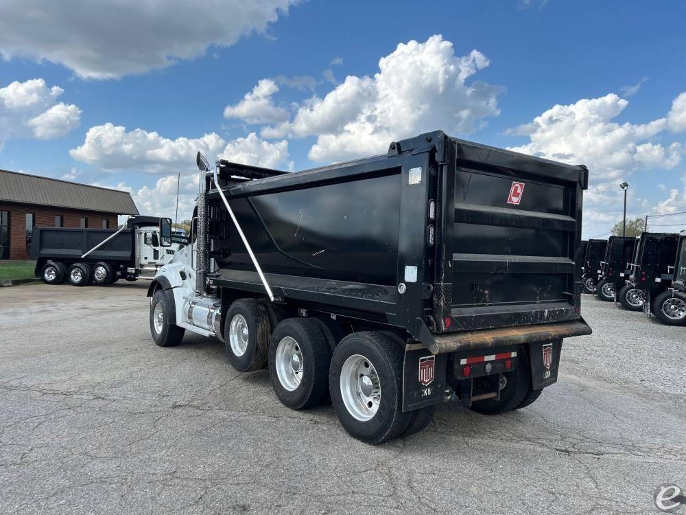2025 Kenworth T880