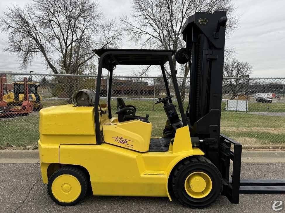2000 Hoist Liftruck                ...