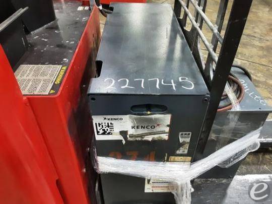 2019 Raymond 8900