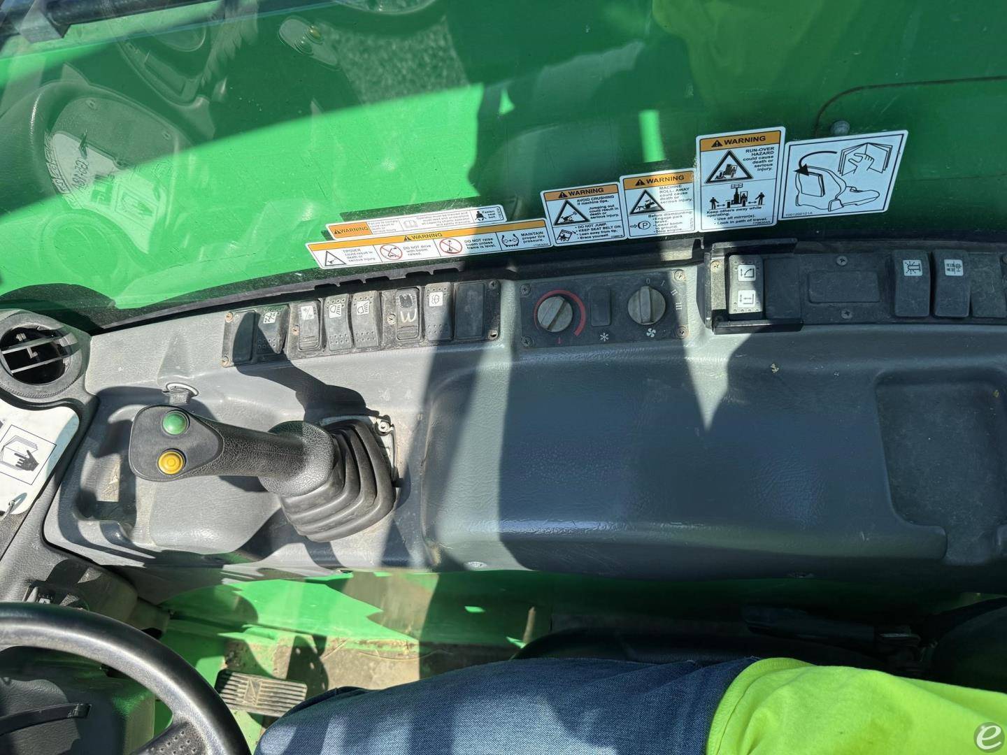 2017 JLG G5-18A