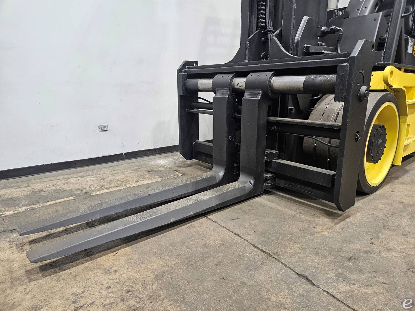 2012 Hoist Liftruck F400