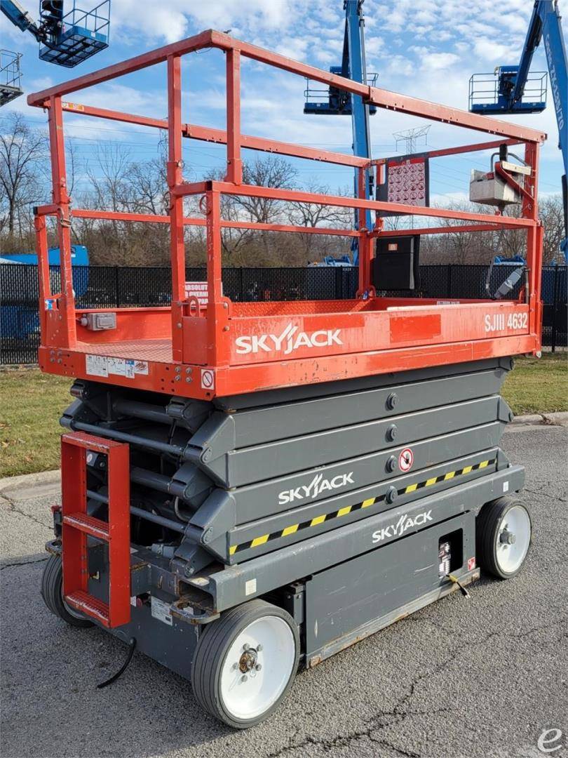 2014 Skyjack SJIII4632 Electric Scissor Lift - 123Forklift