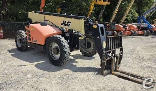 2019 JLG 943