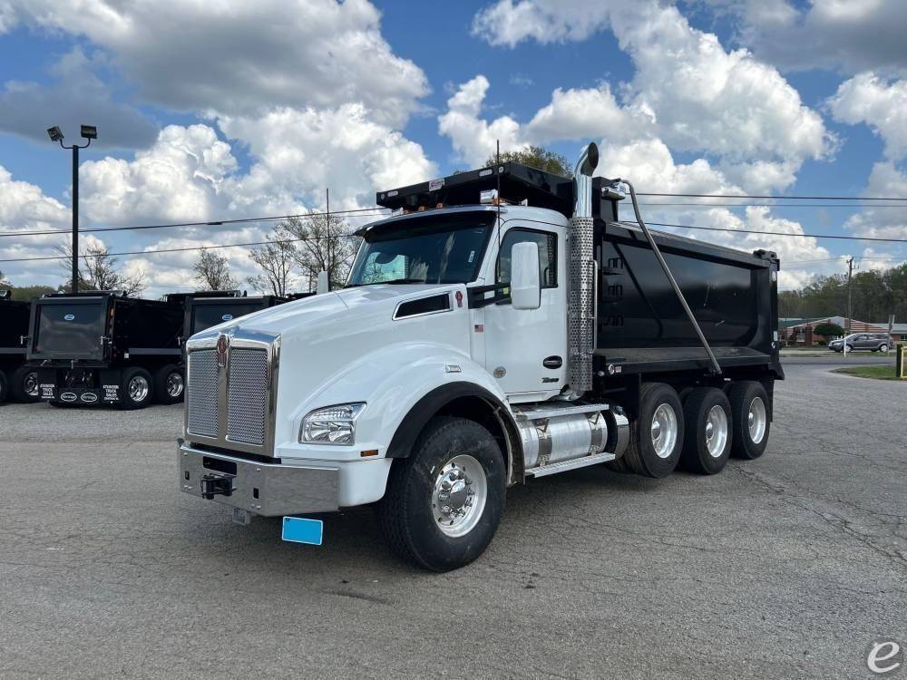 2025 Kenworth T880