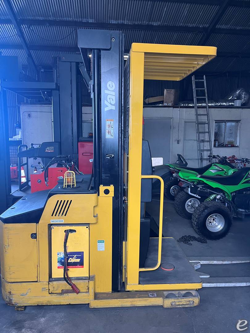 2014 Yale OS030EEN24TE093/
