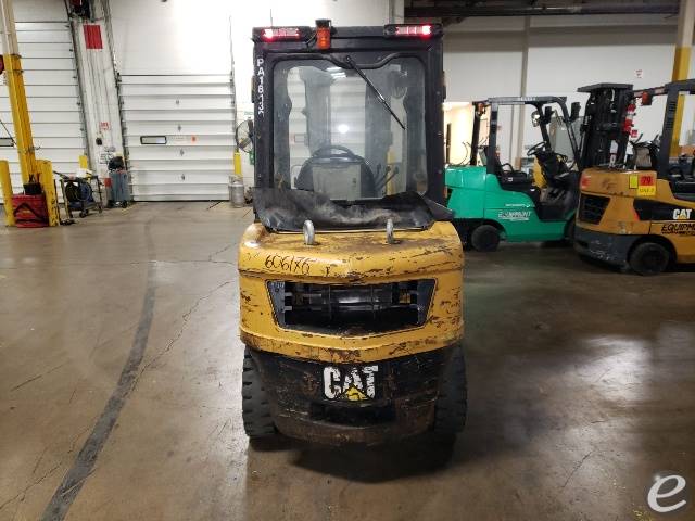 2011 Diesel Cat 2PD6000 Pneumatic Tire 4 Wheel Sit Down